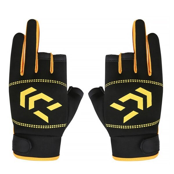 DAIWA 3 Fingers Cut Fishing Gloves - Image 4