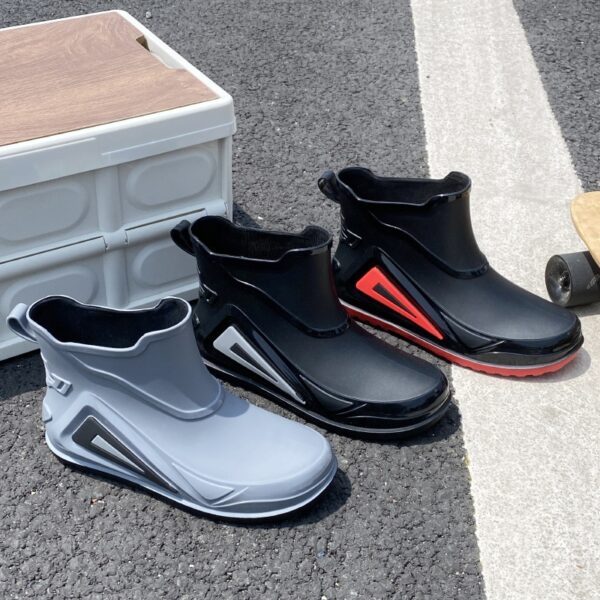 Fishing Shoes Men 2022 New Outdoor Non-slip Light Hiking Shoes Shaxi Fishing Rain Boots Durable Waterproof Rubber Fishing Shoes