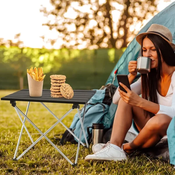 AZULBLANCO's Foldable Camping Table - Image 6