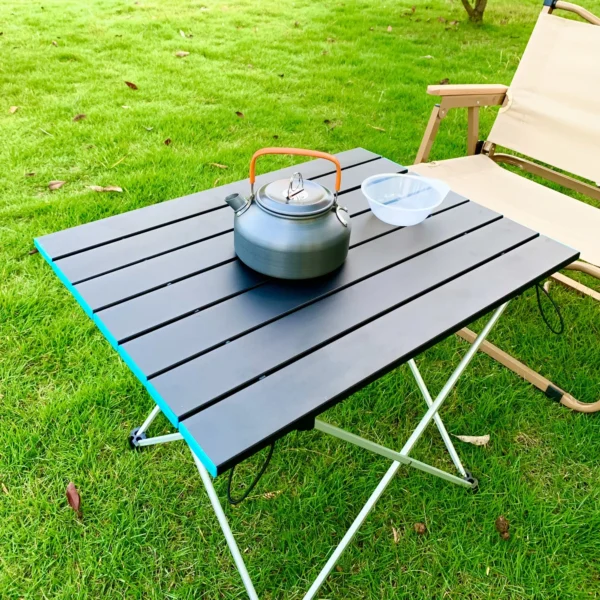 AZULBLANCO's Foldable Camping Table