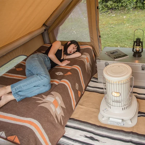 Naturehike Warm Folding Wool Throw Blanket - Image 4